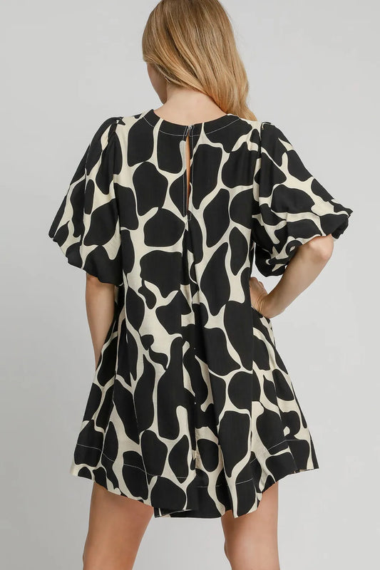 Full Size Two Tone Abstract Print Puff Sleeve Dress Plus Size in Black - product view 2