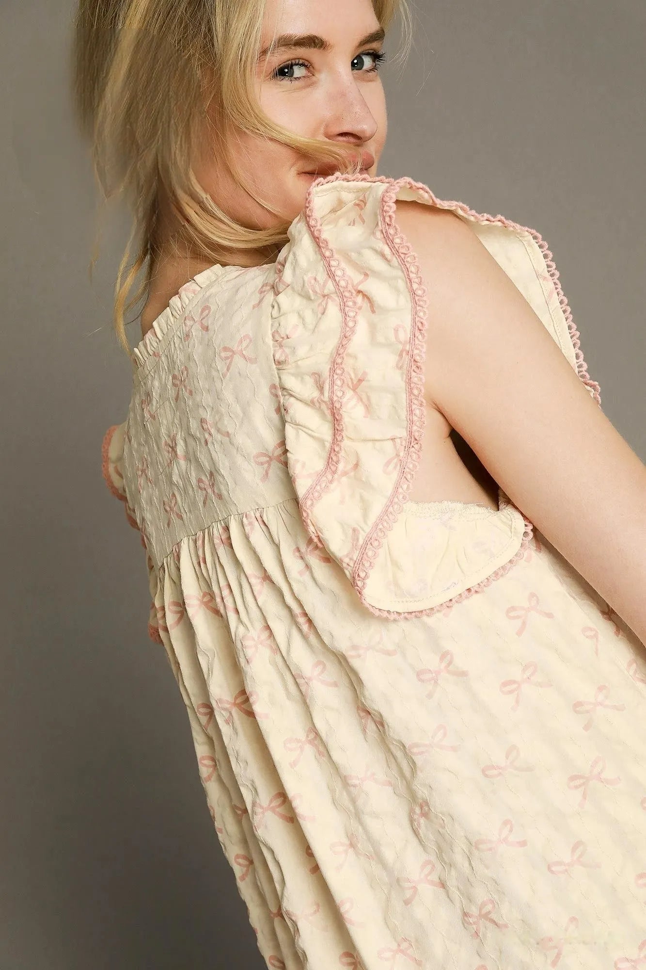 Bow Print Ruffled Cap Sleeve Mini Dress - Pink / Cream - product view 5