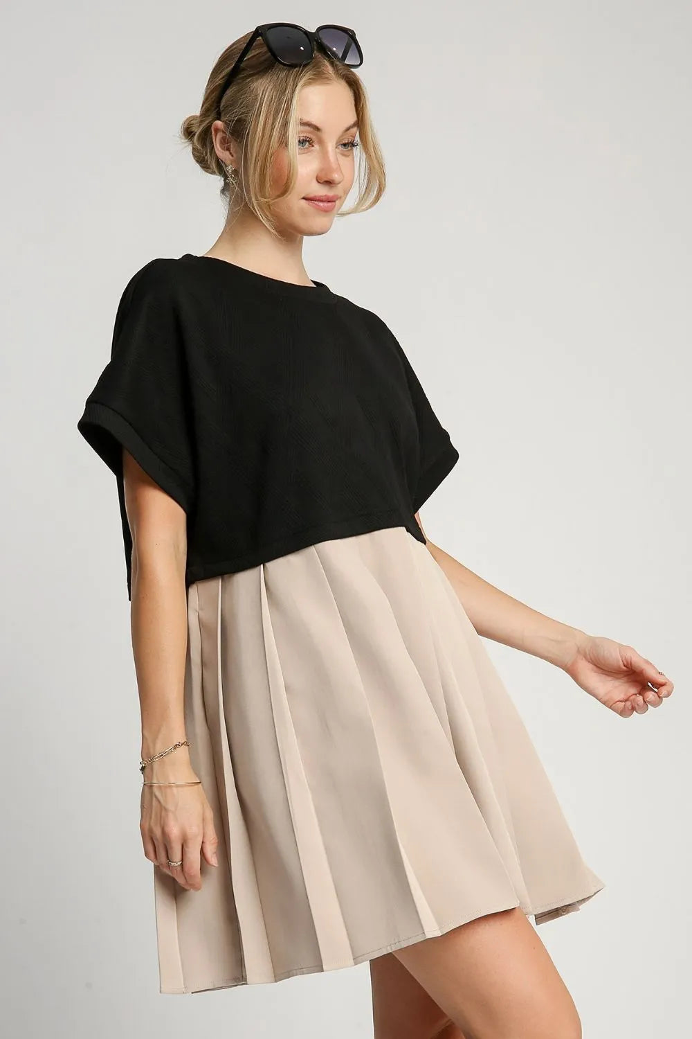 Full Size Round Neck Pleated Dress with Side Pockets Plus Size in Black - product view 3