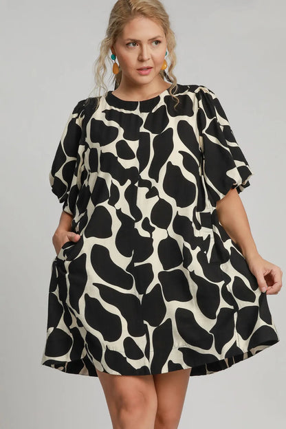 Full Size Two Tone Abstract Print Puff Sleeve Dress Plus Size in Black - product view 4