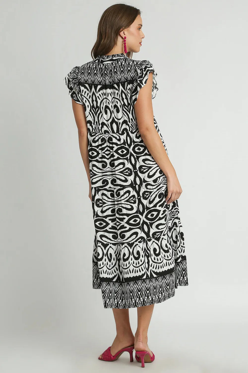 Full Size Two Tone Border Print Ruffle Cap Sleeve Midi Dress Plus Size - Black - product view 3