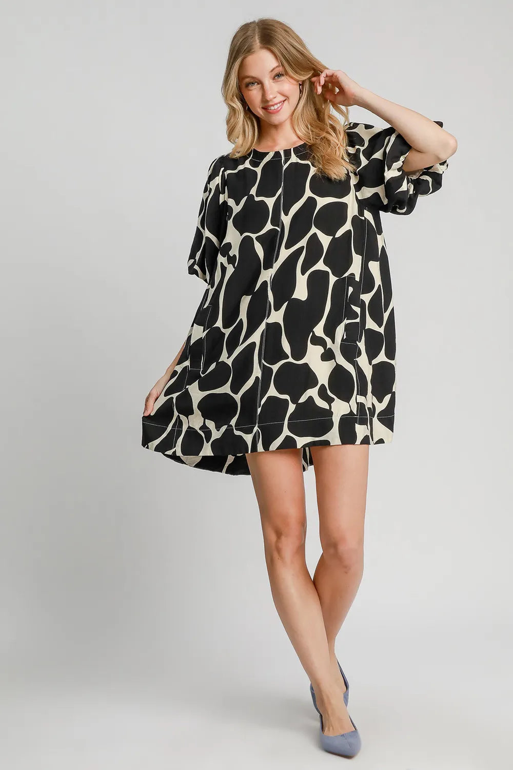 Full Size Two Tone Abstract Print Puff Sleeve Dress Plus Size in Black - product view 3
