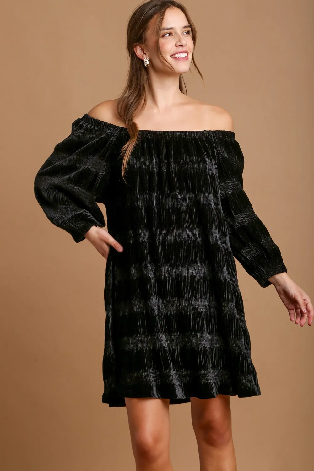 Off-Shoulder Balloon Sleeve Velvet Mini Dress - Black - product view 1
