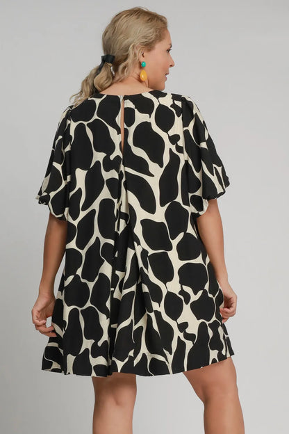Full Size Two Tone Abstract Print Puff Sleeve Dress Plus Size in Black - product view 5