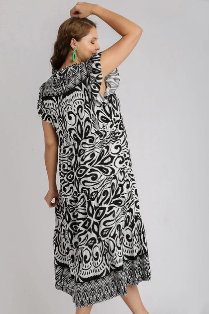 Full Size Two Tone Border Print Ruffle Cap Sleeve Midi Dress Plus Size - Black - product view 6
